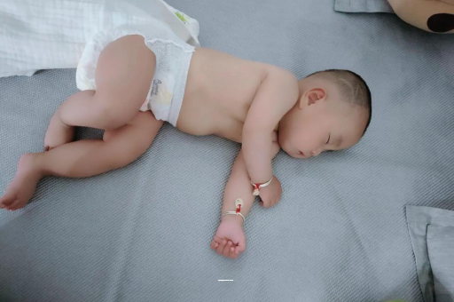 晋中宝宝拉屎有黑色颗粒